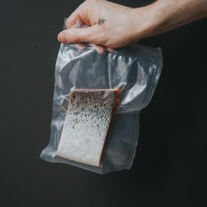100 G GEROOKTE ZALMFOREL
